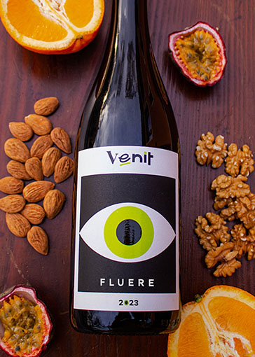 fluere vino "Fluere" Piwi con frutta abbinata